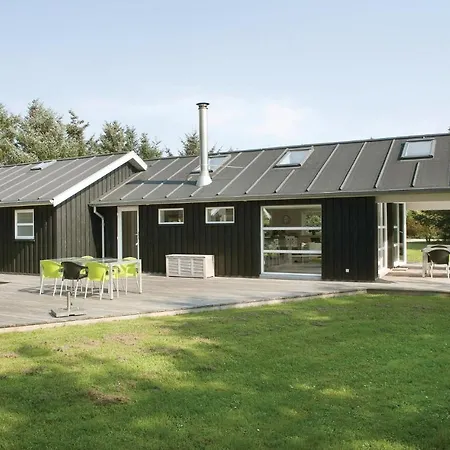 Feriehus Four-bedroom Holiday In *