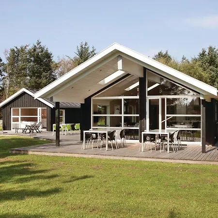 Feriehus Four-bedroom Holiday In Løkken