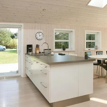 Feriehus Four-bedroom Holiday In