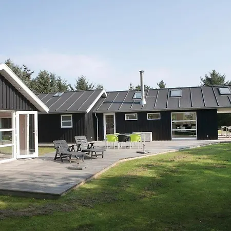 Feriehus Four-bedroom Holiday In